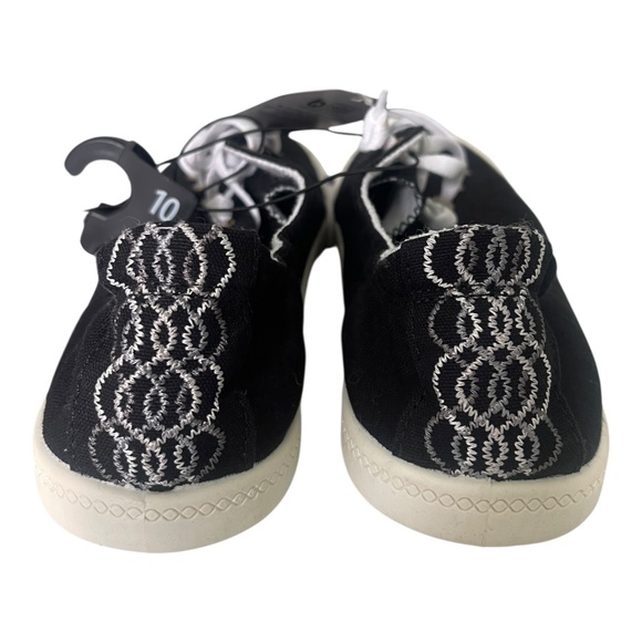 !MEDIUM WIDTH BLACK Time and Tru Women's Scrunch Back Slip-On Sneaker Sz various - Picture 1 of 6